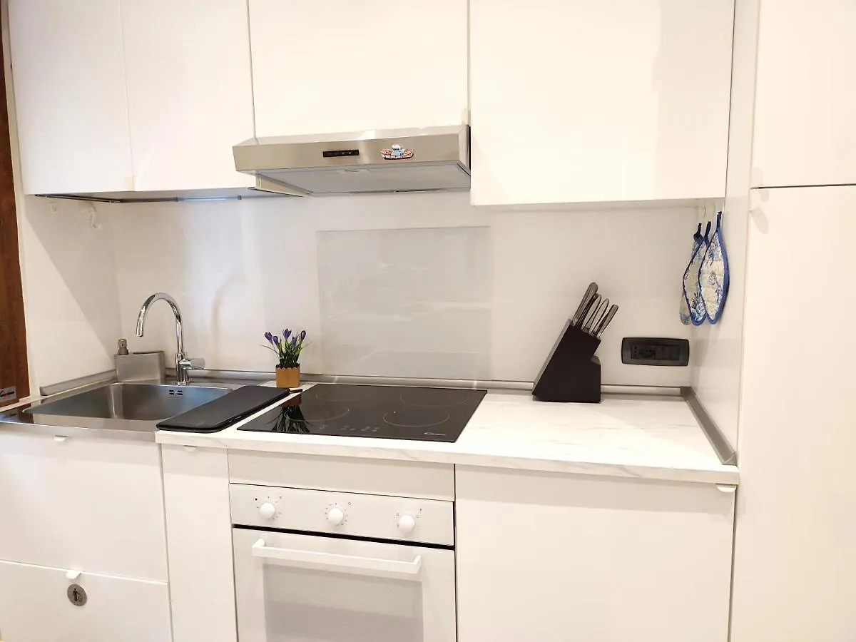 Holiday House Savona 0*,